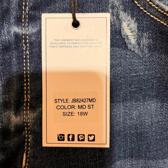 Judy Blues Medium Wash Mid Rise Cuffed Destroyed Boyfriend Jeans - Picture 5 of 5